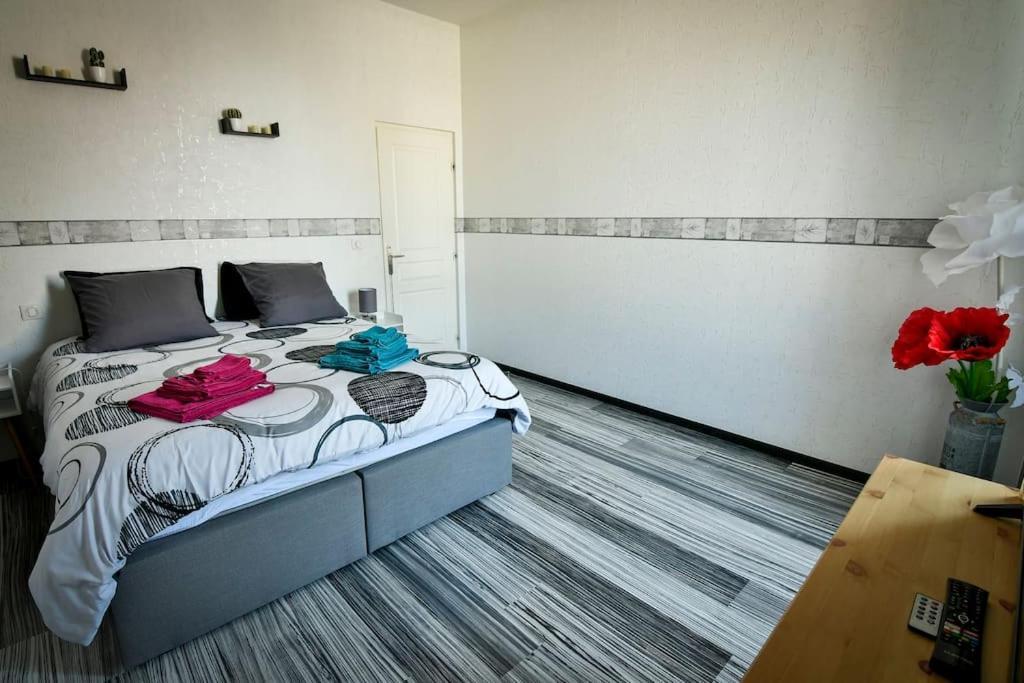 Grand Appartement De Haut Standing En Centre-Ville Montluçon Exterior foto