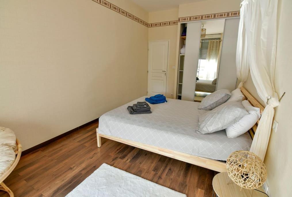 Grand Appartement De Haut Standing En Centre-Ville Montluçon Exterior foto