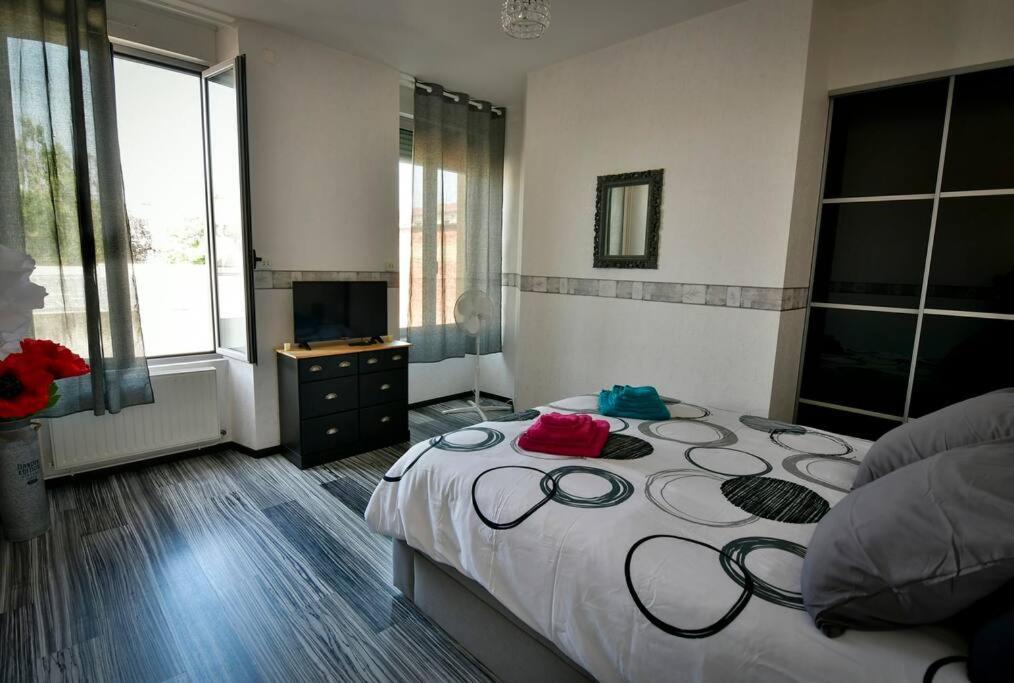 Grand Appartement De Haut Standing En Centre-Ville Montluçon Exterior foto